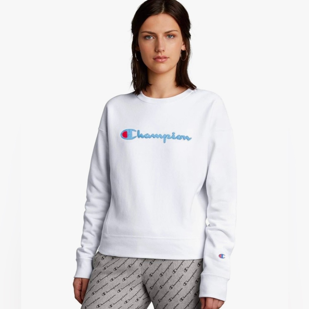 cute champion reverse weave logo crewneck long sleeve 🩵